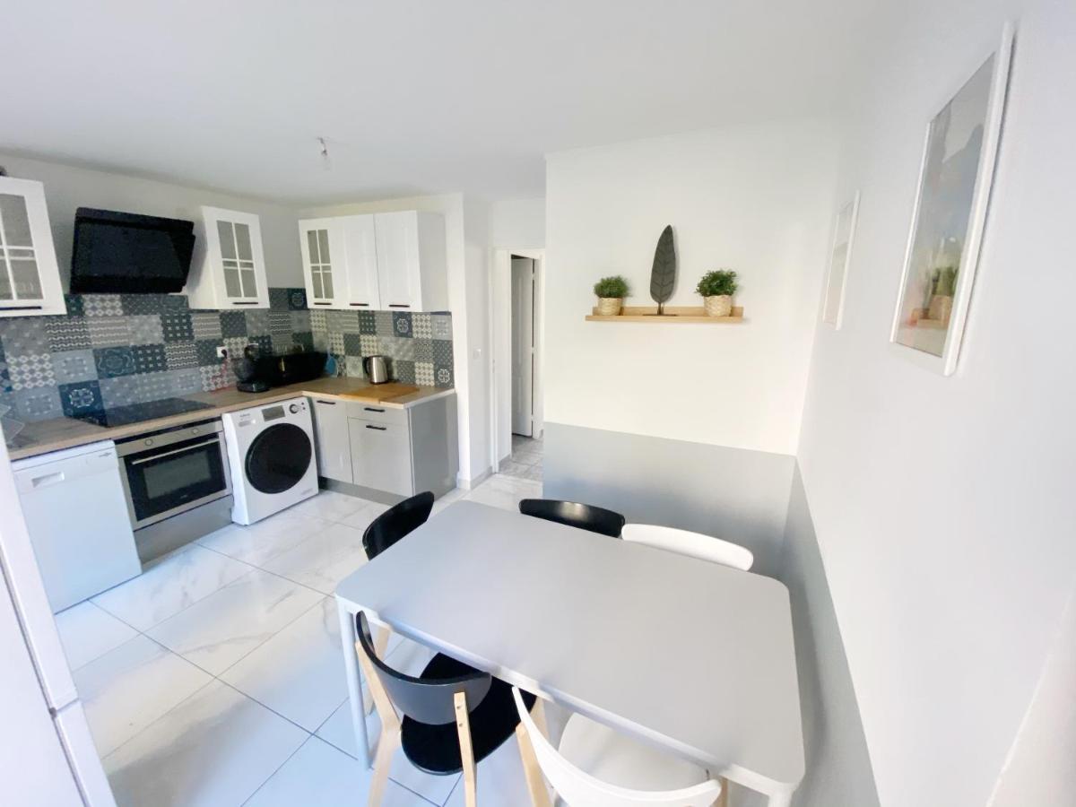 22 Chic & Cosy Grand Appart 92M2 Parking Gratuit Hypercentre Netflix Saint-Etienne  Eksteriør bilde